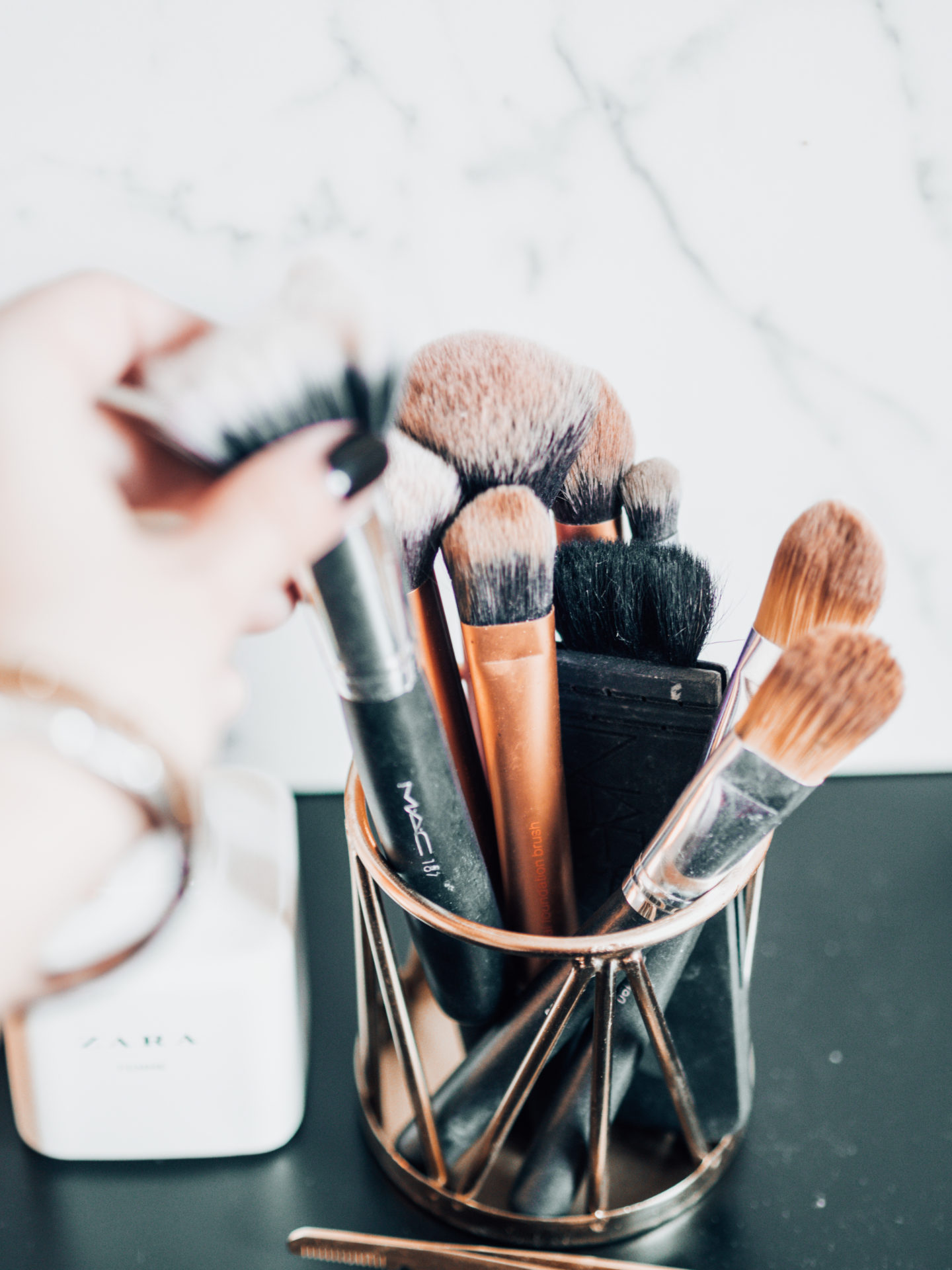 How I clean my makeup brushes in less than 20 seconds from wet to dry ...